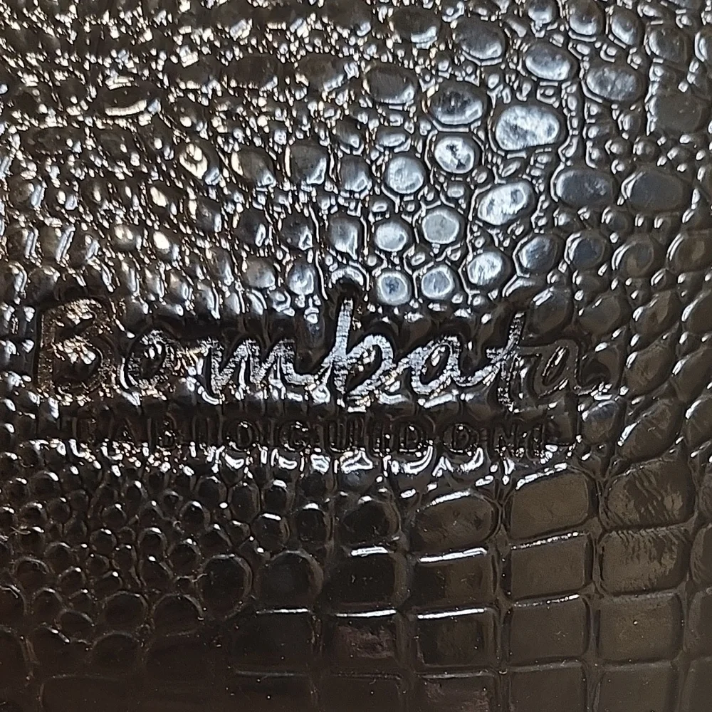Bombata Elegant Black Crocodile Pattern Laptop Bag